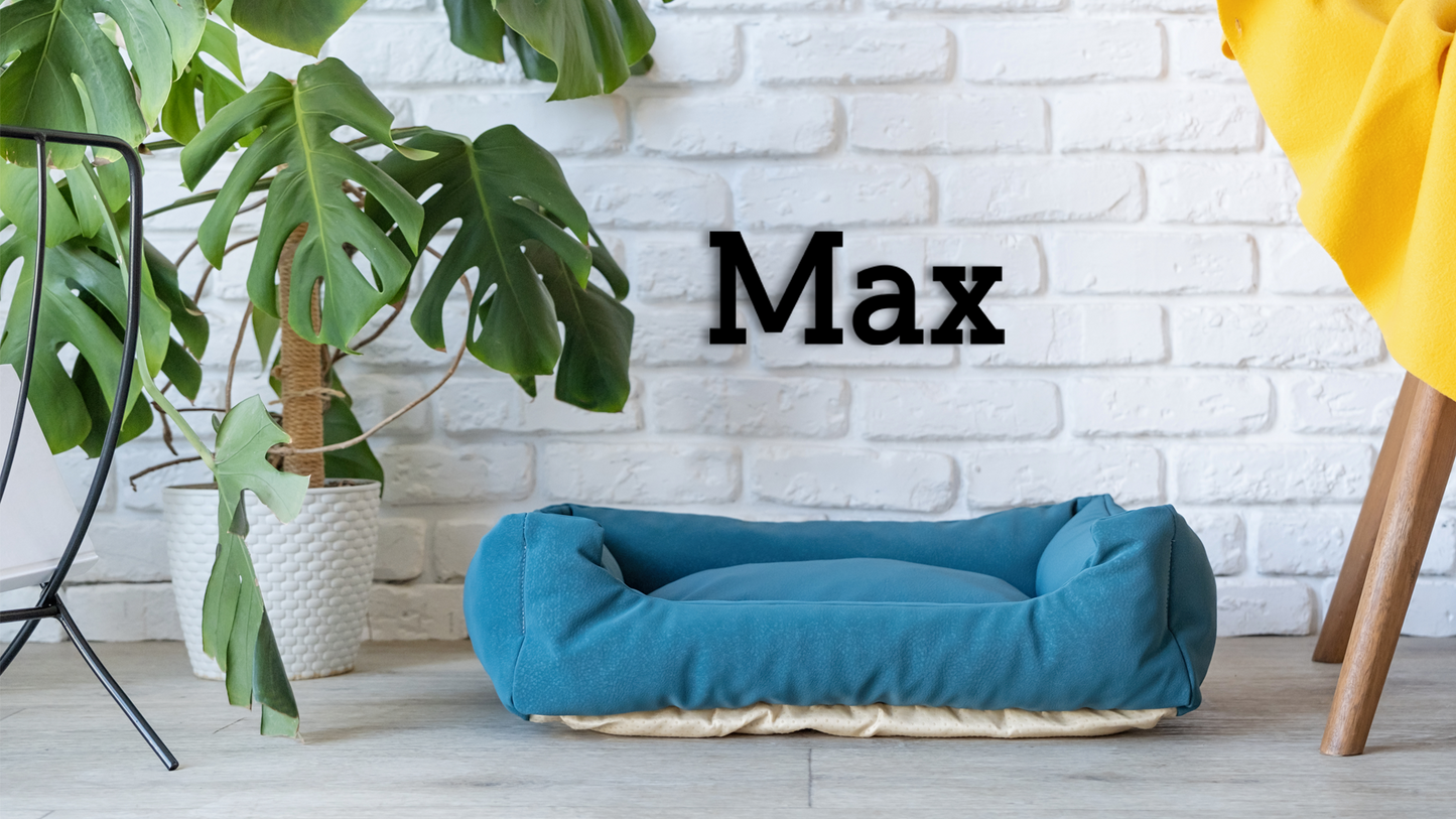 This wall decor features the name “Max” in a clean, elegant design that adds a personalized touch to any space. Acrylic glass decor - Vibewall