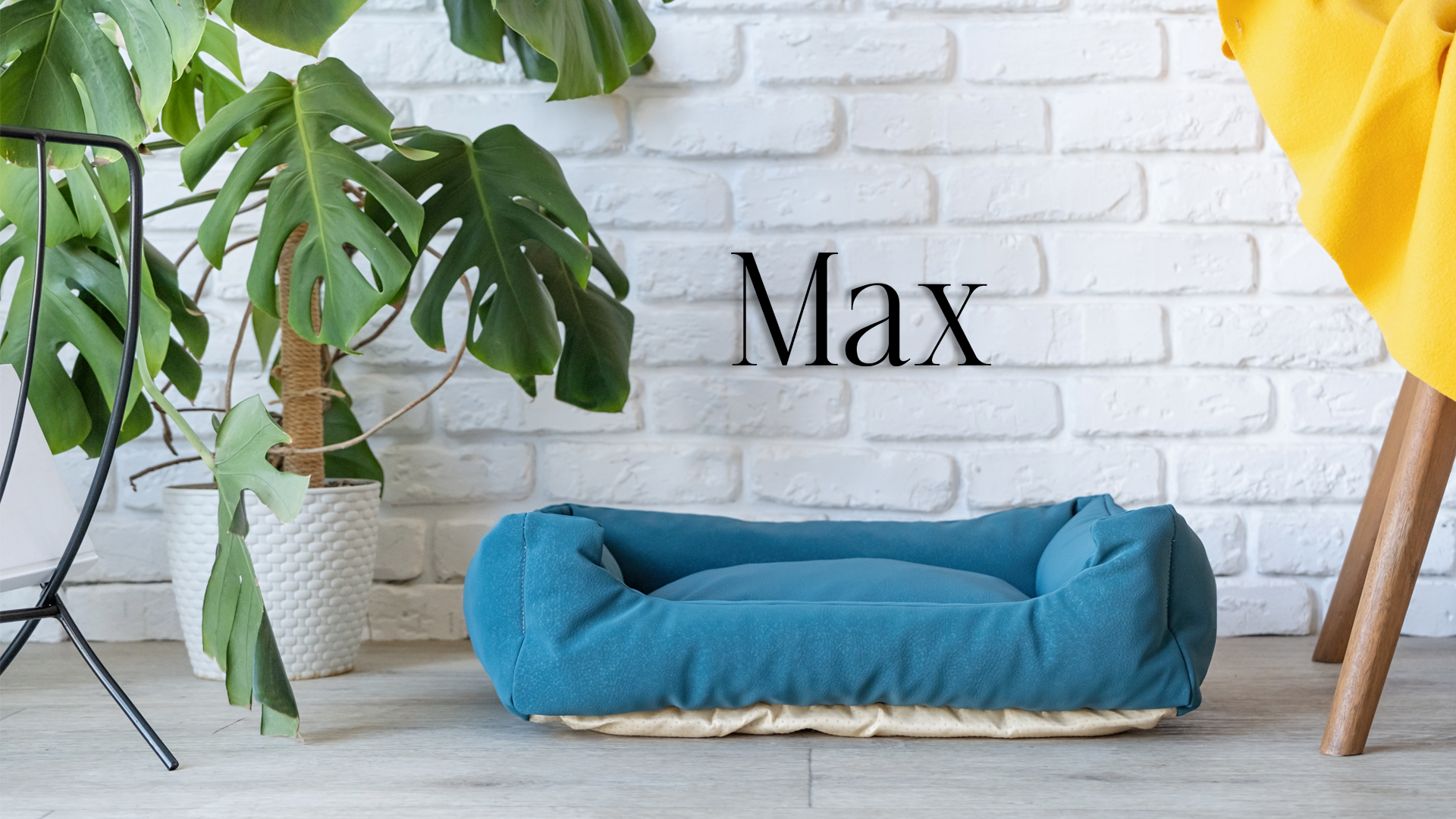 This wall decor features the name “Max” in a clean, elegant design that adds a personalized touch to any space. Acrylic glass decor - Vibewall